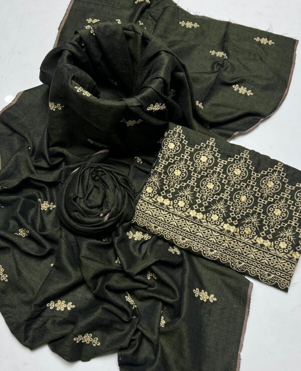 Susi Khaddar Embroidery 3 Pcs